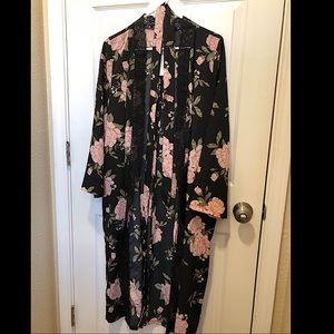 NY&CO Floral Black Kimono